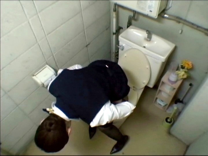 キャビンアテンダントさんって空港内のトイレでオナニーする人多いらしいねｗｗｗ